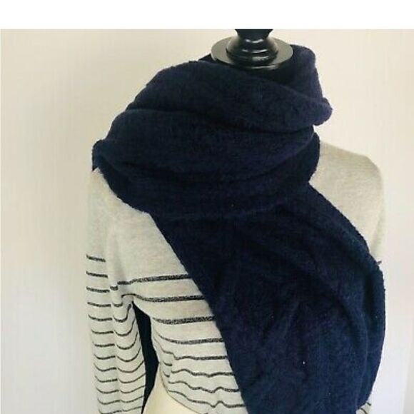 NWT J CREW  Cable knit Scarf - Picture 7 of 9